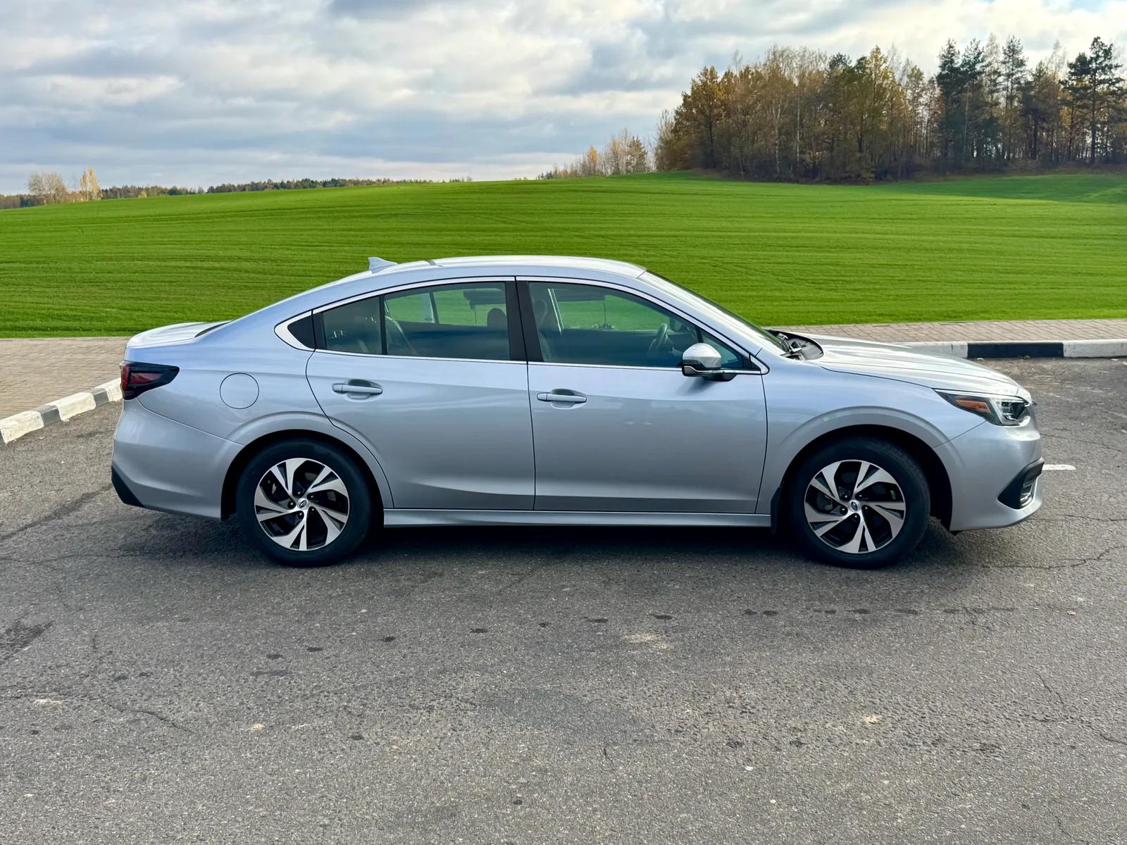 Subaru Legacy фото 2